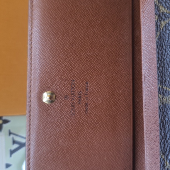 Auth🏵 Louis vuitton Monogram Porte Monnaie Billets Tresor Wallet -GUC - Picture 9 of 17